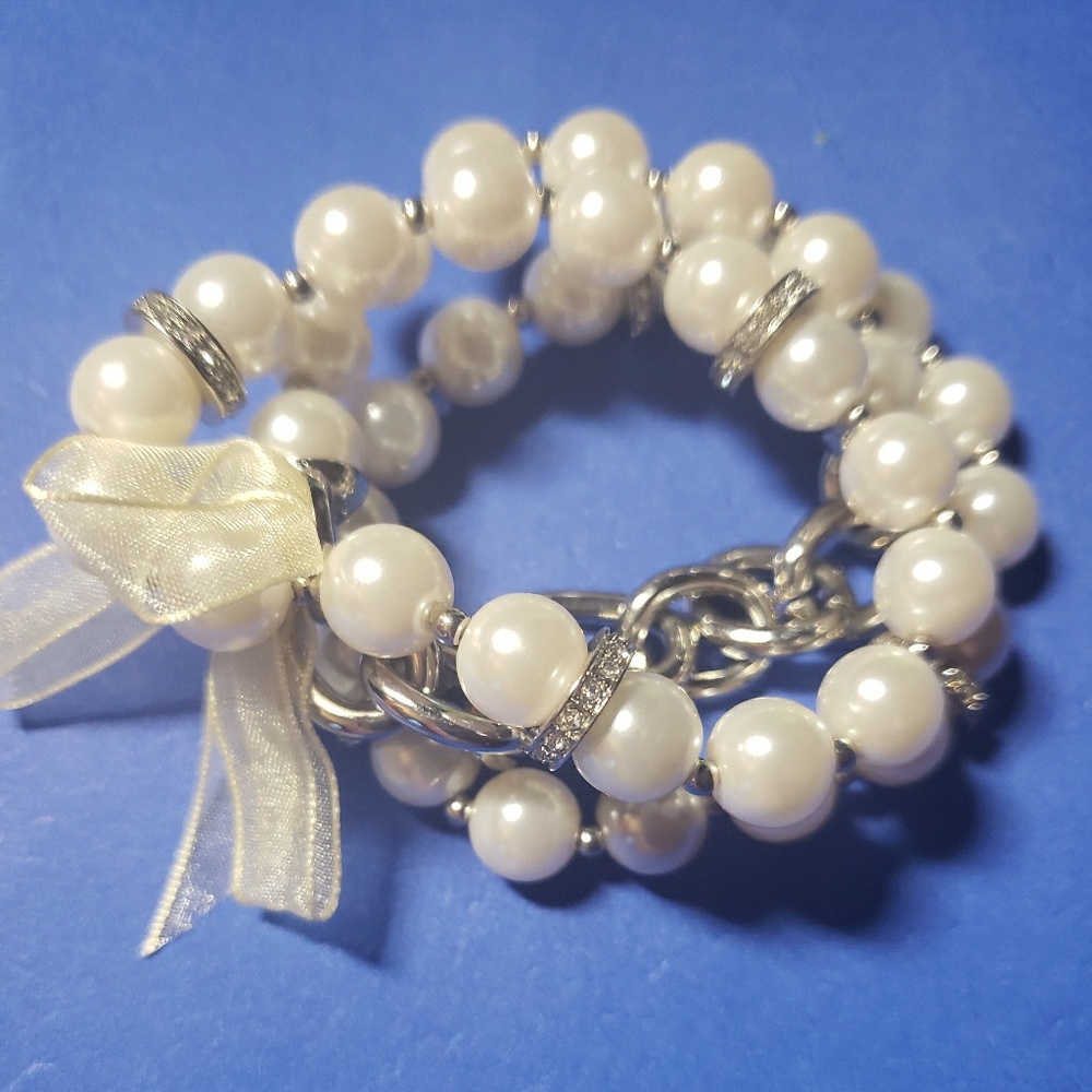 Faux pearl triple stretch set with Chain